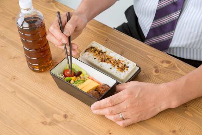 2025年に示された大人の食育を巡る国の動き 食育白書や関連施策から背景を整理